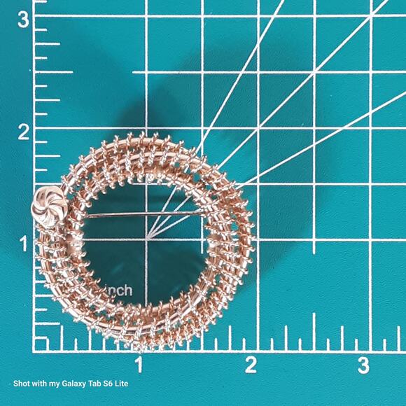 Swirl Brooch Gold Tone Twisted Wire Wound Around Spiral Wire - Picture 8 of 8